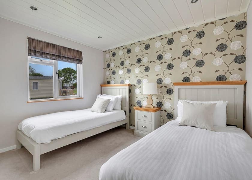 Skokholm Lodge - Croft Country Park, Reynalton, Nr Narberth