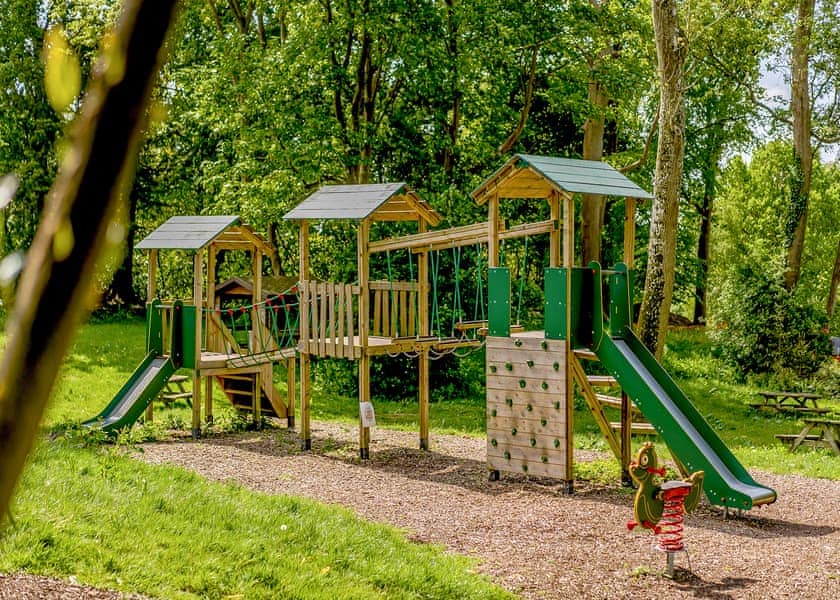 Crowhurst Park Lodges, Battle