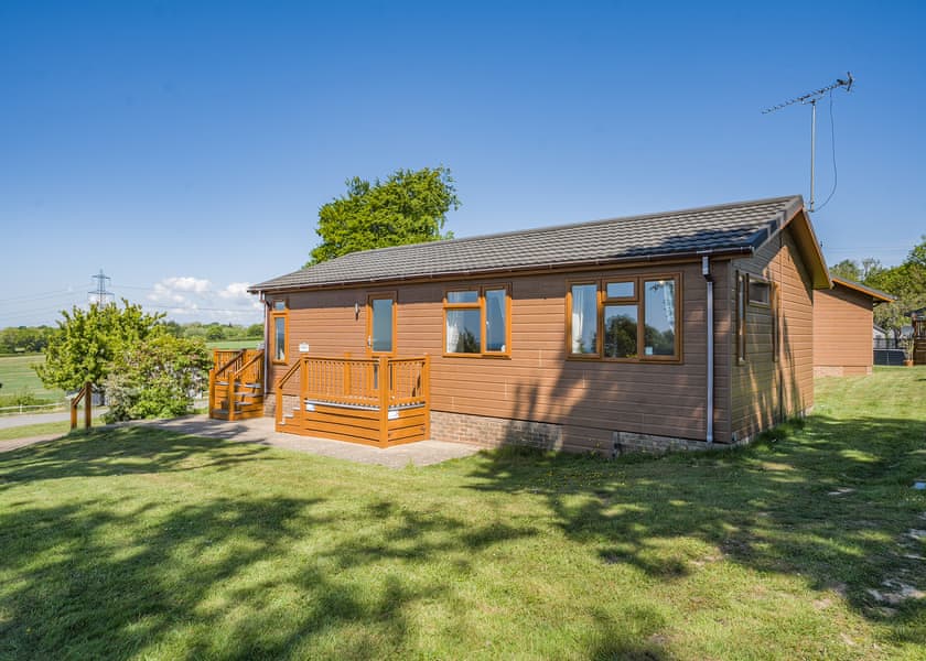California - Crowhurst Park Lodges, Battle