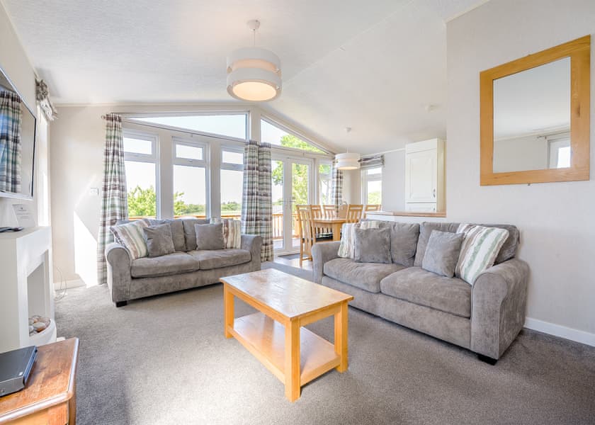 California - Crowhurst Park Lodges, Battle