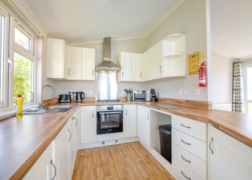 California - Crowhurst Park Lodges, Battle