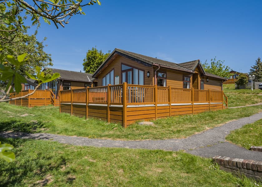 Garden Plus - Crowhurst Park Lodges, Battle