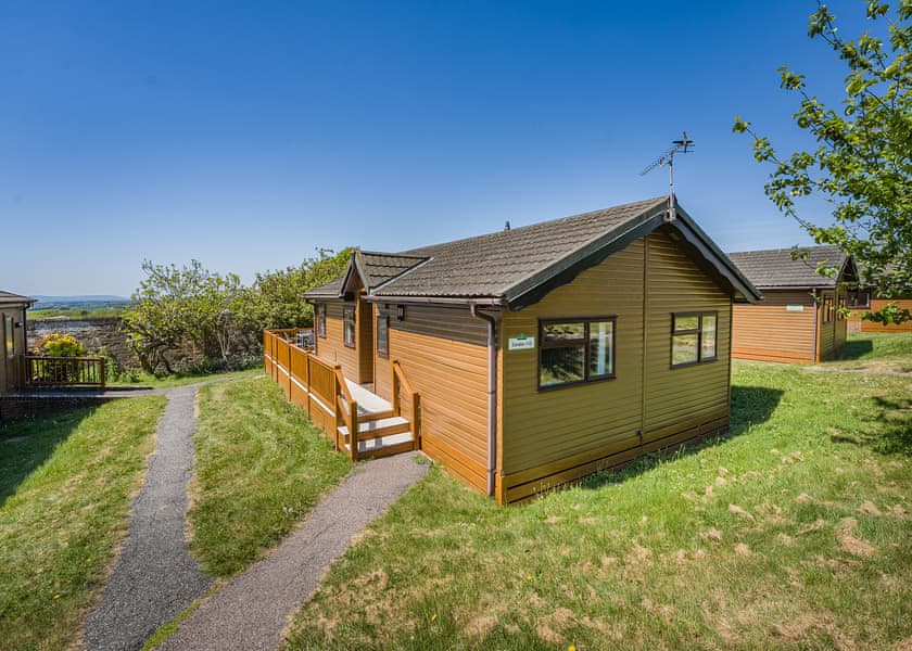 Garden Plus - Crowhurst Park Lodges, Battle