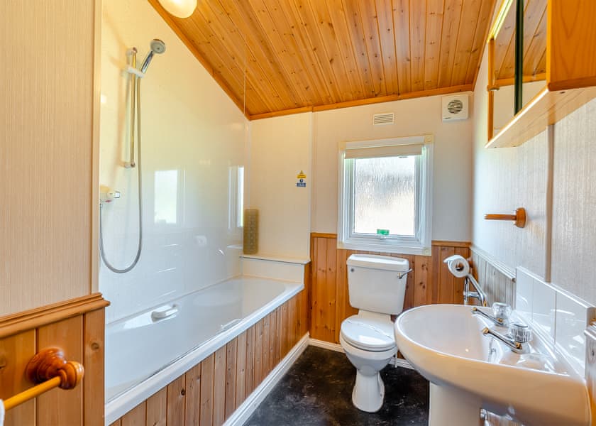 Garden Plus - Crowhurst Park Lodges, Battle