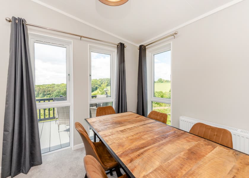 Montana - Crowhurst Park Lodges, Battle