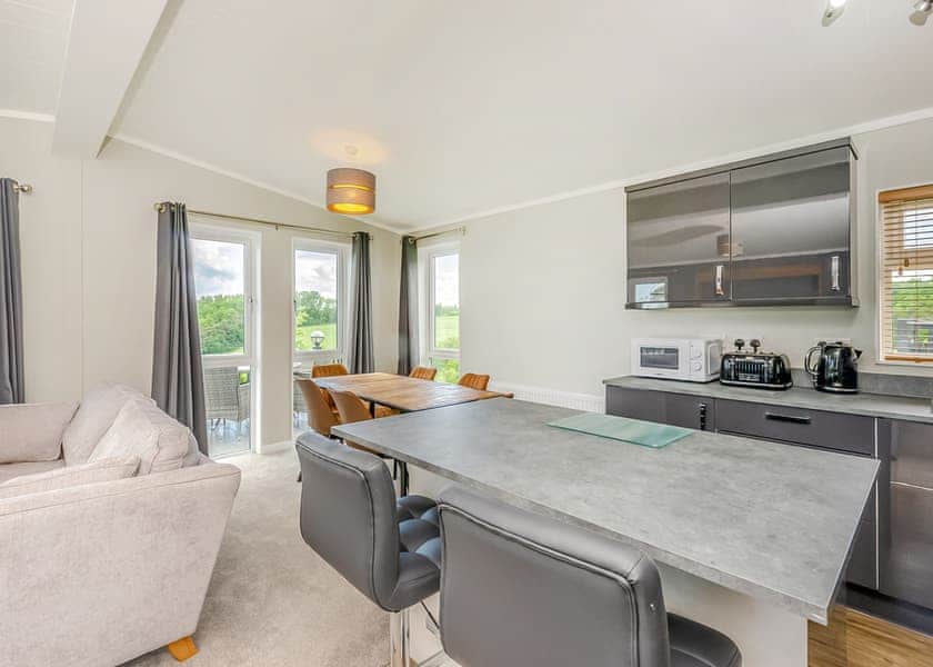 Montana - Crowhurst Park Lodges, Battle