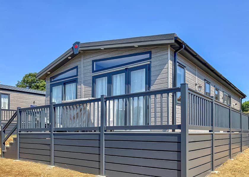 Richmond Plus - Crowhurst Park Lodges, Battle