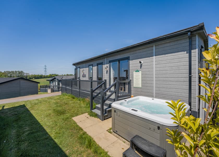Richmond Plus - Crowhurst Park Lodges, Battle