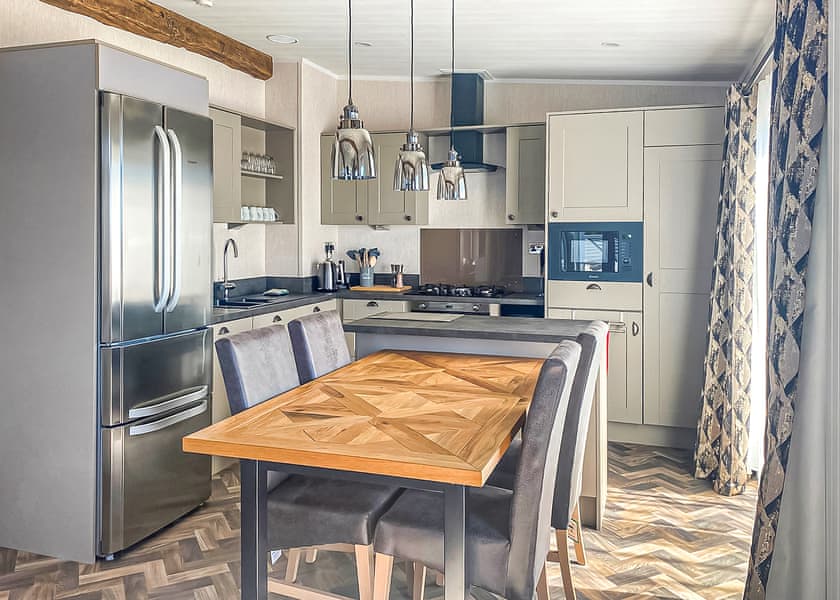 Richmond Plus - Crowhurst Park Lodges, Battle