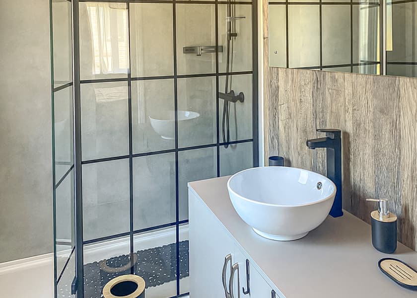 Richmond Plus - Crowhurst Park Lodges, Battle