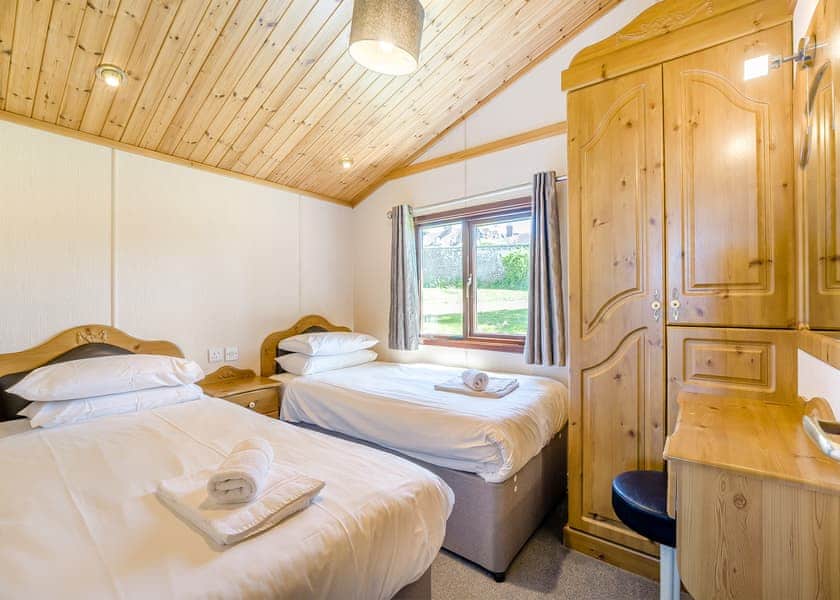 Country Plus - Crowhurst Park Lodges, Battle