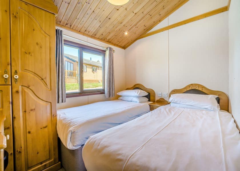 Country Plus - Crowhurst Park Lodges, Battle