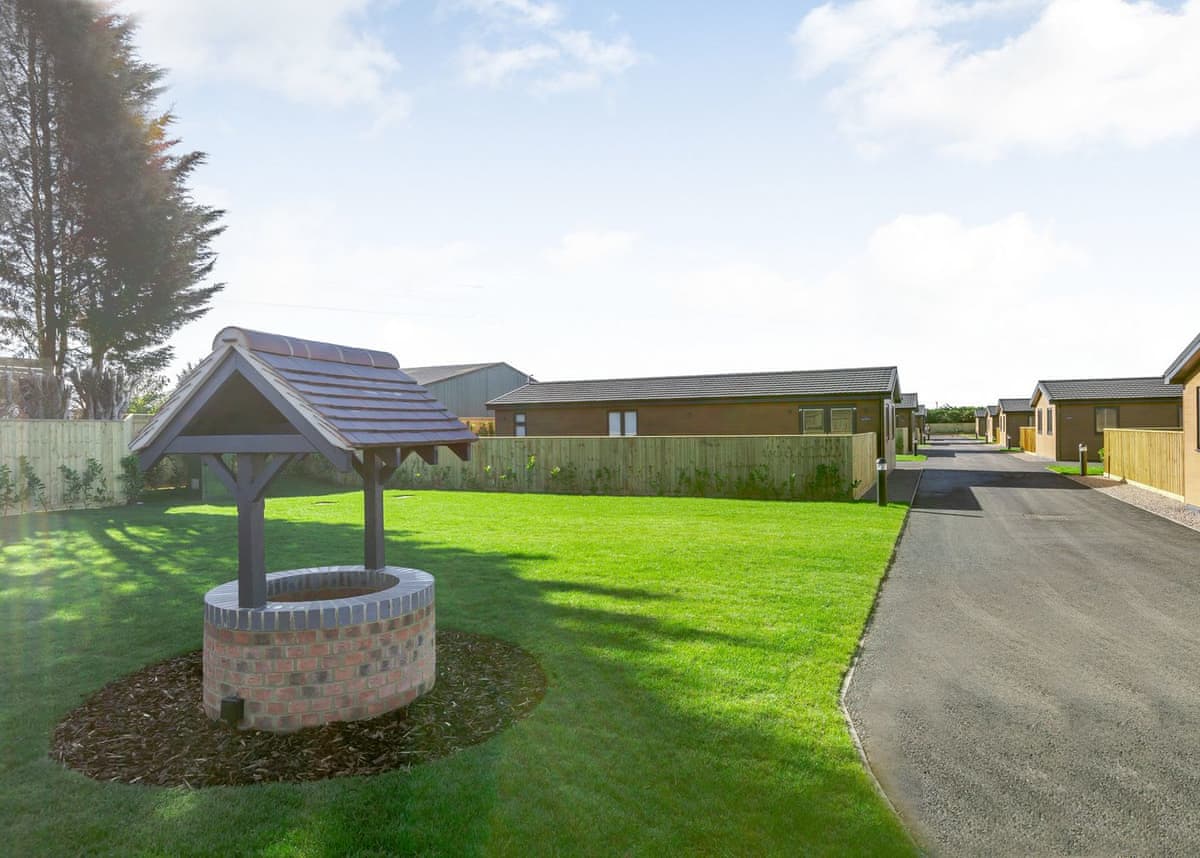 Cotswold Gateway Escape - Lodge in Worcestershire