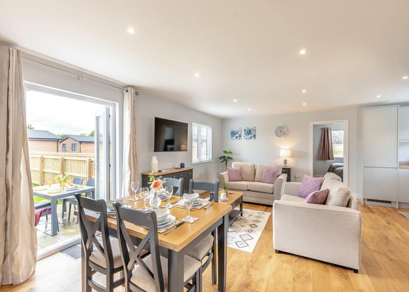 Burford - Cotswold Gateway Escape, Offenham