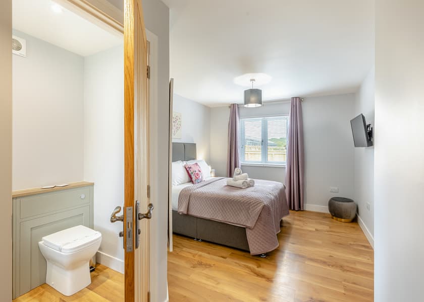 Burford - Cotswold Gateway Escape, Offenham