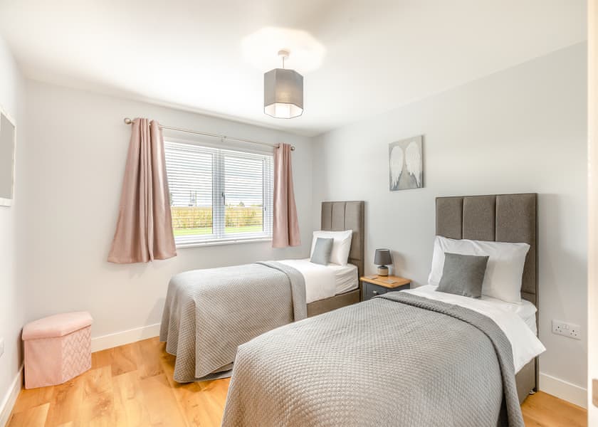 Burford - Cotswold Gateway Escape, Offenham