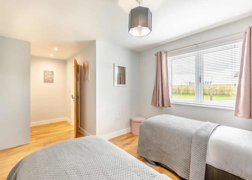 Burford - Cotswold Gateway Escape, Offenham