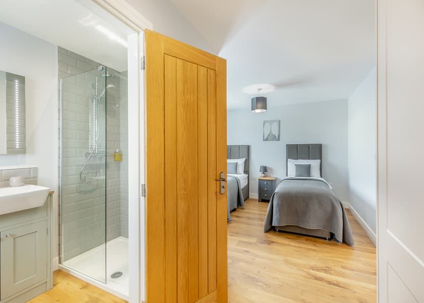 Burford - Cotswold Gateway Escape, Offenham