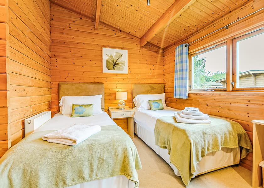 Typical Bulrush Lakeview (Pet) | Dacre Lakeside Park, Brandesburton, Driffield