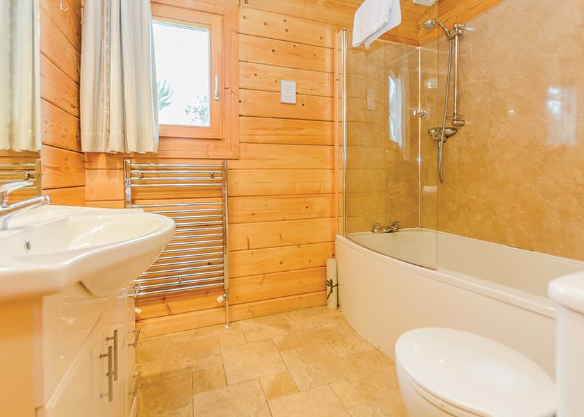 Typical Water Reed Lakeview (Pet) | Dacre Lakeside Park, Brandesburton, Driffield