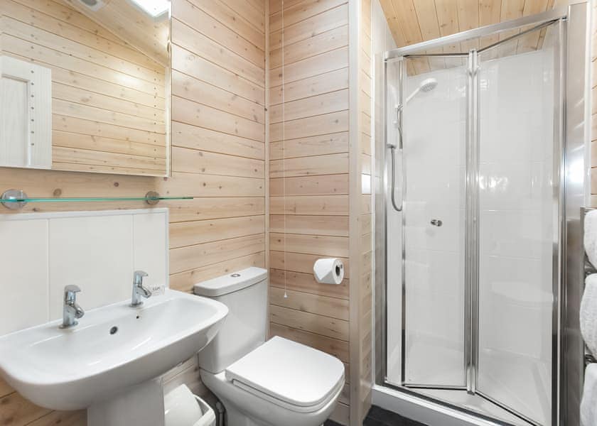 Haddon Classic Vogue 4 Spa (Pet) - Darwin Forest, Matlock