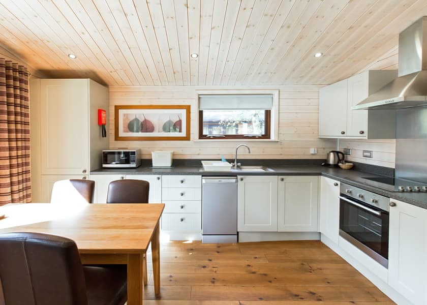 Chatsworth Elite Vogue 2 (Pet) - Darwin Forest, Matlock