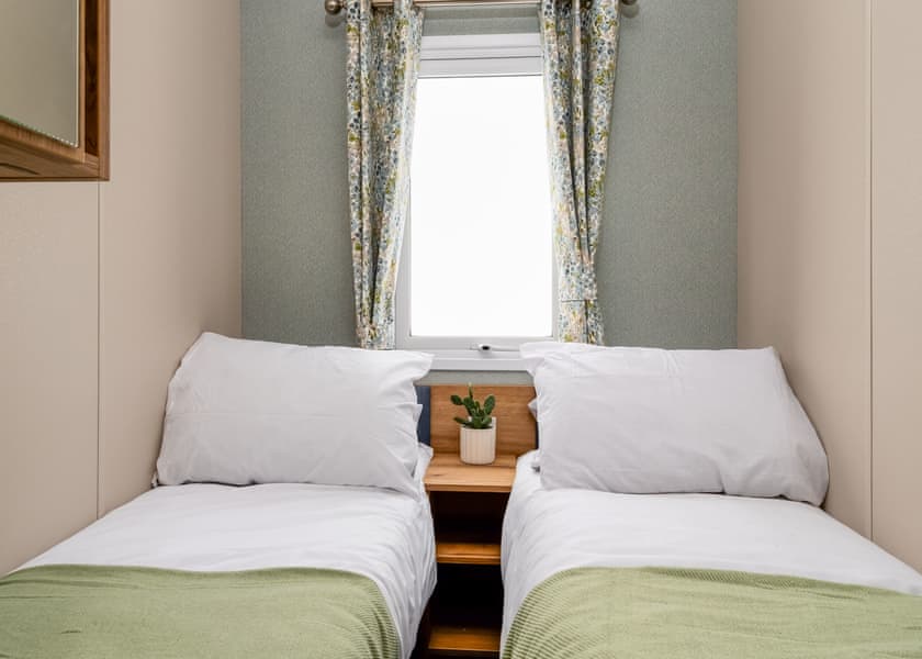 3 Bed Holiday Home - Decoy Lakes, Peterborough