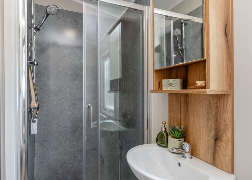 3 Bed Holiday Home - Decoy Lakes, Peterborough