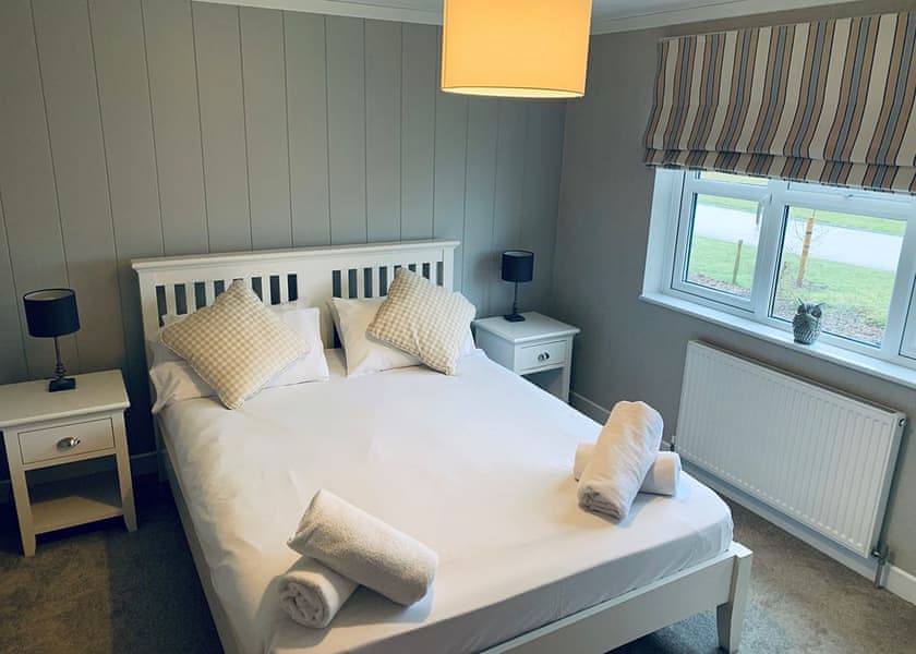 Comfort Plus Lodge Hot Tub 6 - Delamere Lake Sailing and Holiday Park, Delamere Forest