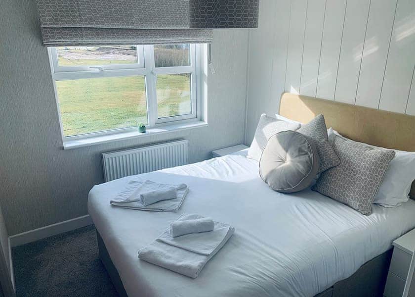 Comfort Plus Lodge Hot Tub 8 - Delamere Lake Sailing and Holiday Park, Delamere Forest