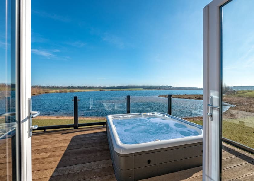 Signature Lodge Hot Tub 4 - Delamere Lake Sailing and Holiday Park, Delamere Forest