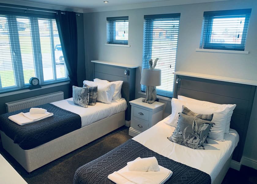 Signature Lodge Hot Tub 4 - Delamere Lake Sailing and Holiday Park, Delamere Forest