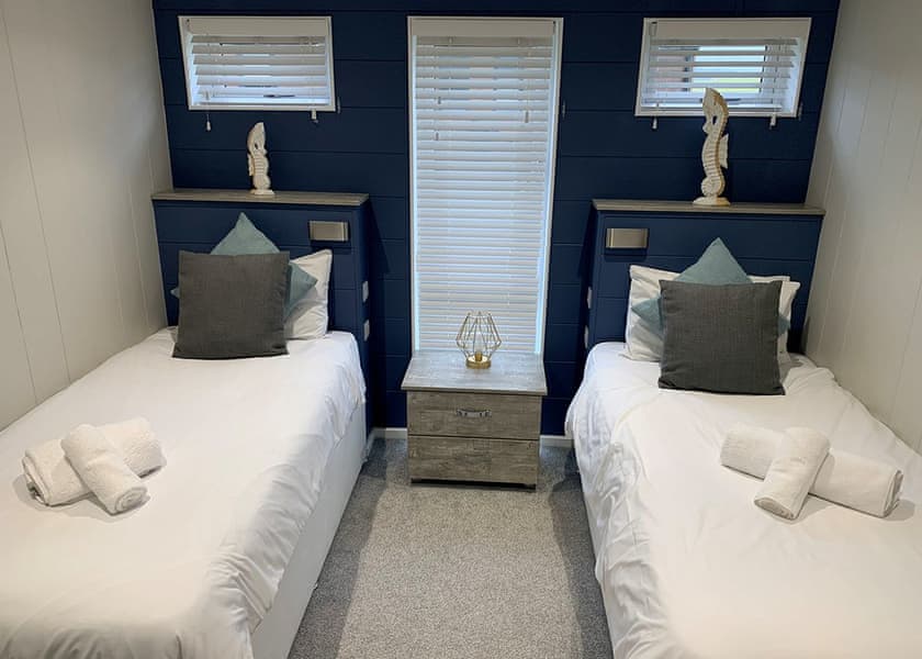 Signature Lodge Hot Tub 4 - Delamere Lake Sailing and Holiday Park, Delamere Forest