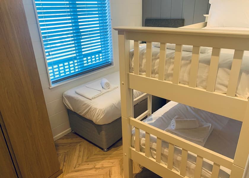 Signature Lodge Hot Tub 9 - Delamere Lake Sailing and Holiday Park, Delamere Forest