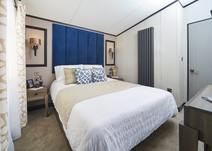 Signature Holiday Home 4 Hot Tub - Delamere Lake Sailing and Holiday Park, Delamere Forest