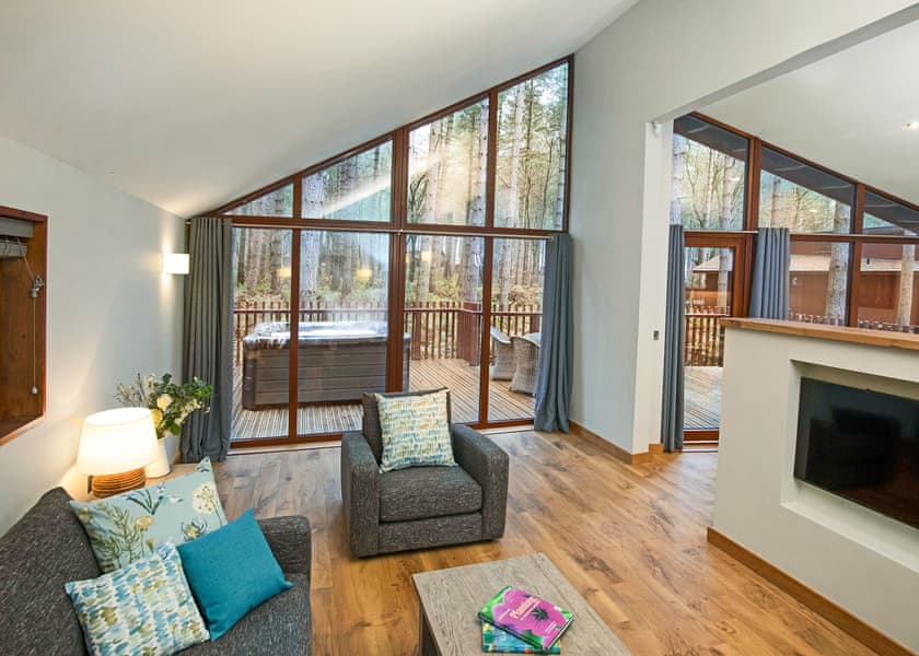 Silver Birch 2 - Delamere Forest Lodges, Frodsham