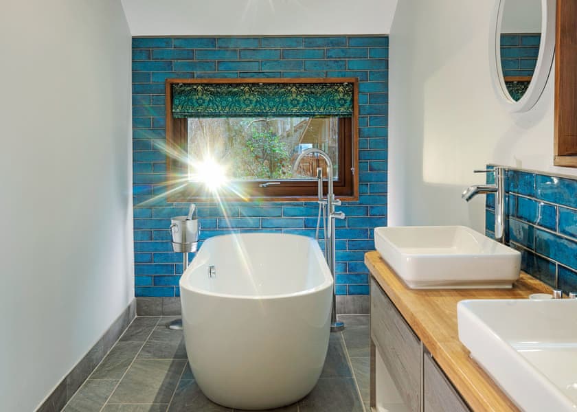 Golden Oak Hideaway pet - Delamere Forest Lodges, Frodsham