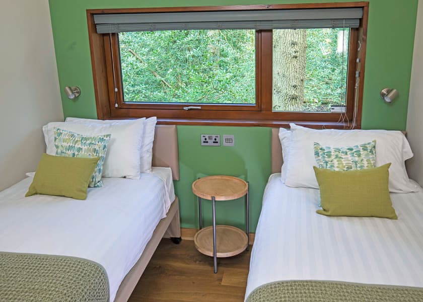 Golden Oak 3 (Double) Pet - Delamere Forest Lodges, Frodsham