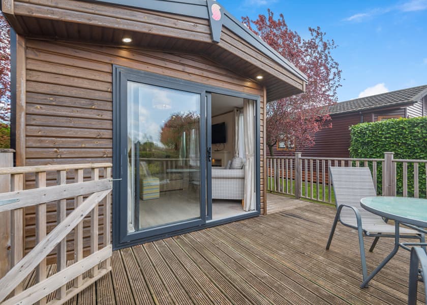 Comfort Lodge 6 - Edgeley Holiday Park, Albury, Guildford