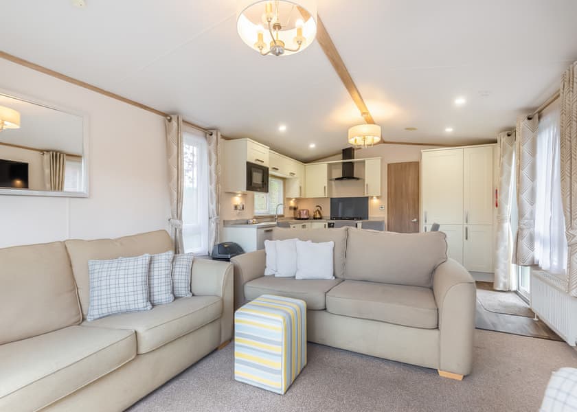 Comfort Lodge 6 - Edgeley Holiday Park, Albury, Guildford