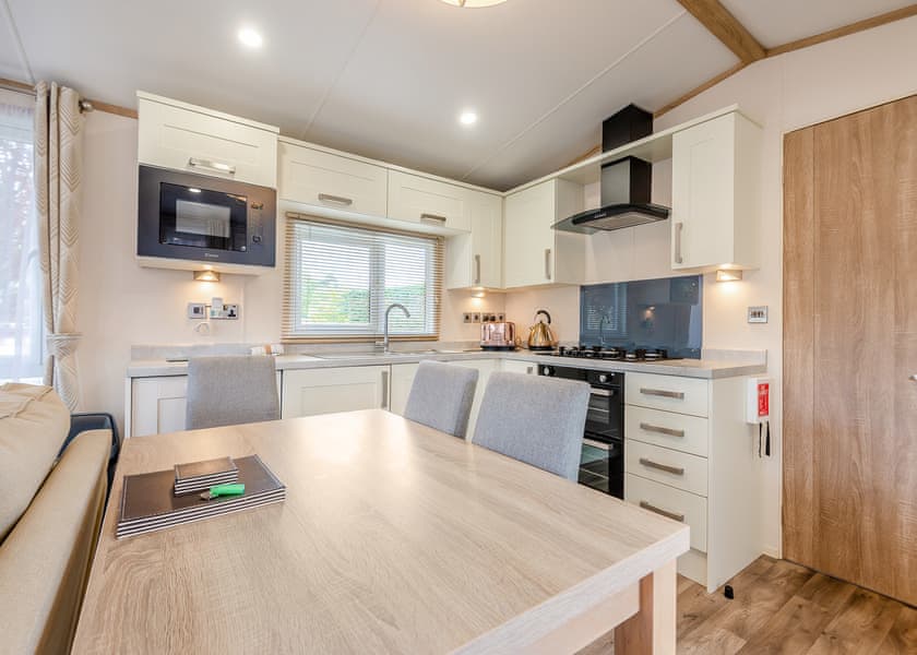 Comfort Lodge 6 - Edgeley Holiday Park, Albury, Guildford