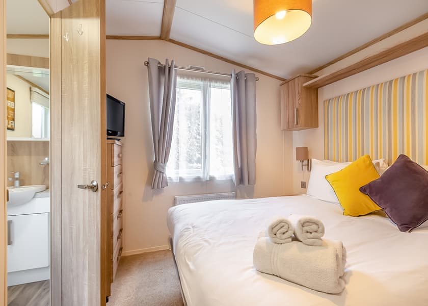 Comfort Lodge 6 - Edgeley Holiday Park, Albury, Guildford