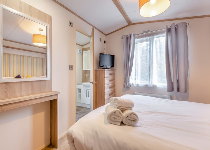 Comfort Lodge 6 - Edgeley Holiday Park, Albury, Guildford