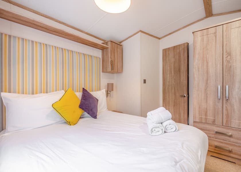 Comfort Lodge 6 - Edgeley Holiday Park, Albury, Guildford