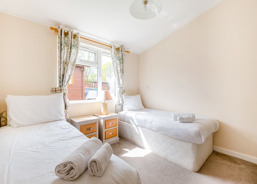 Comfort Lodge 6 - Edgeley Holiday Park, Albury, Guildford