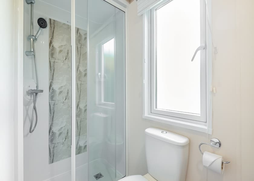 Comfort Lodge 6 - Edgeley Holiday Park, Albury, Guildford