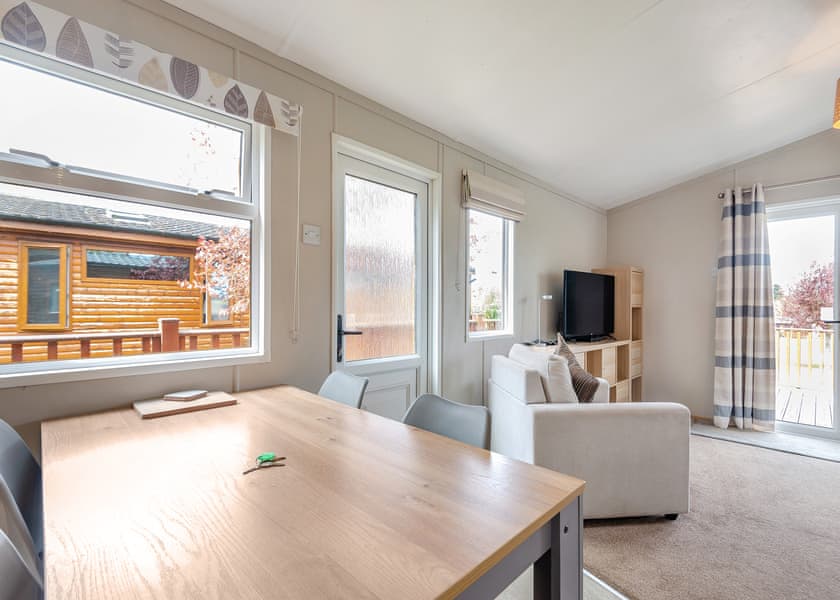 Comfort Holiday Home 4 - Edgeley Holiday Park, Albury, Guildford