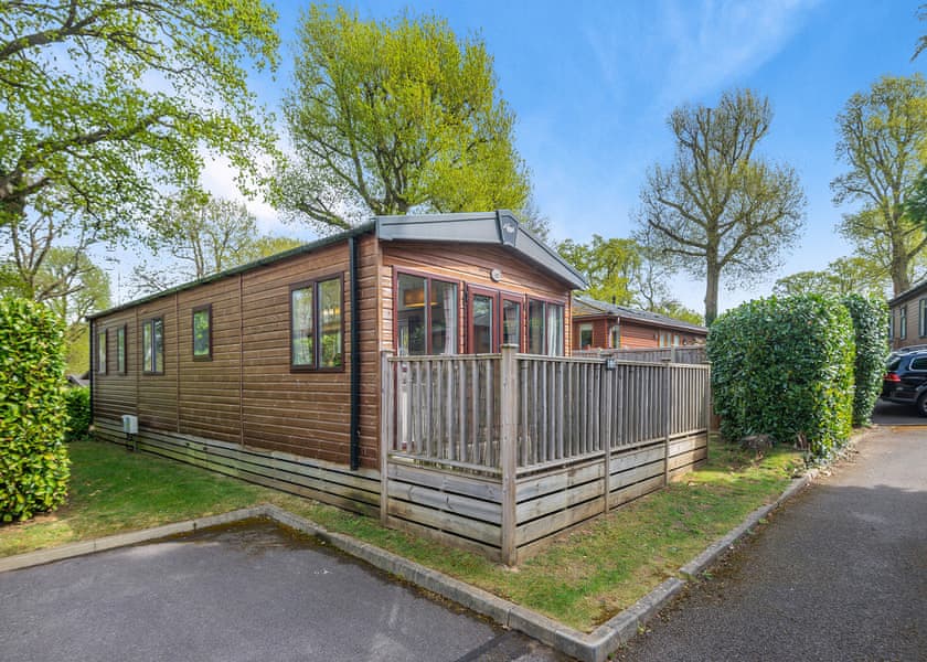 Superior Holiday Home 6 - Edgeley Holiday Park, Albury, Guildford