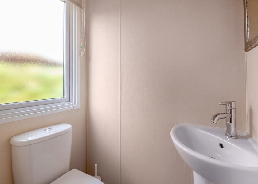 Superior Holiday Home 6 - Edgeley Holiday Park, Albury, Guildford