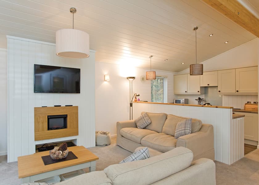Comfort Plus Lodge in Albury, Guildford Hoseasons